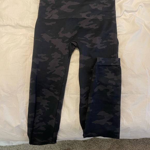 Spanx leggings - Picture 2 of 4